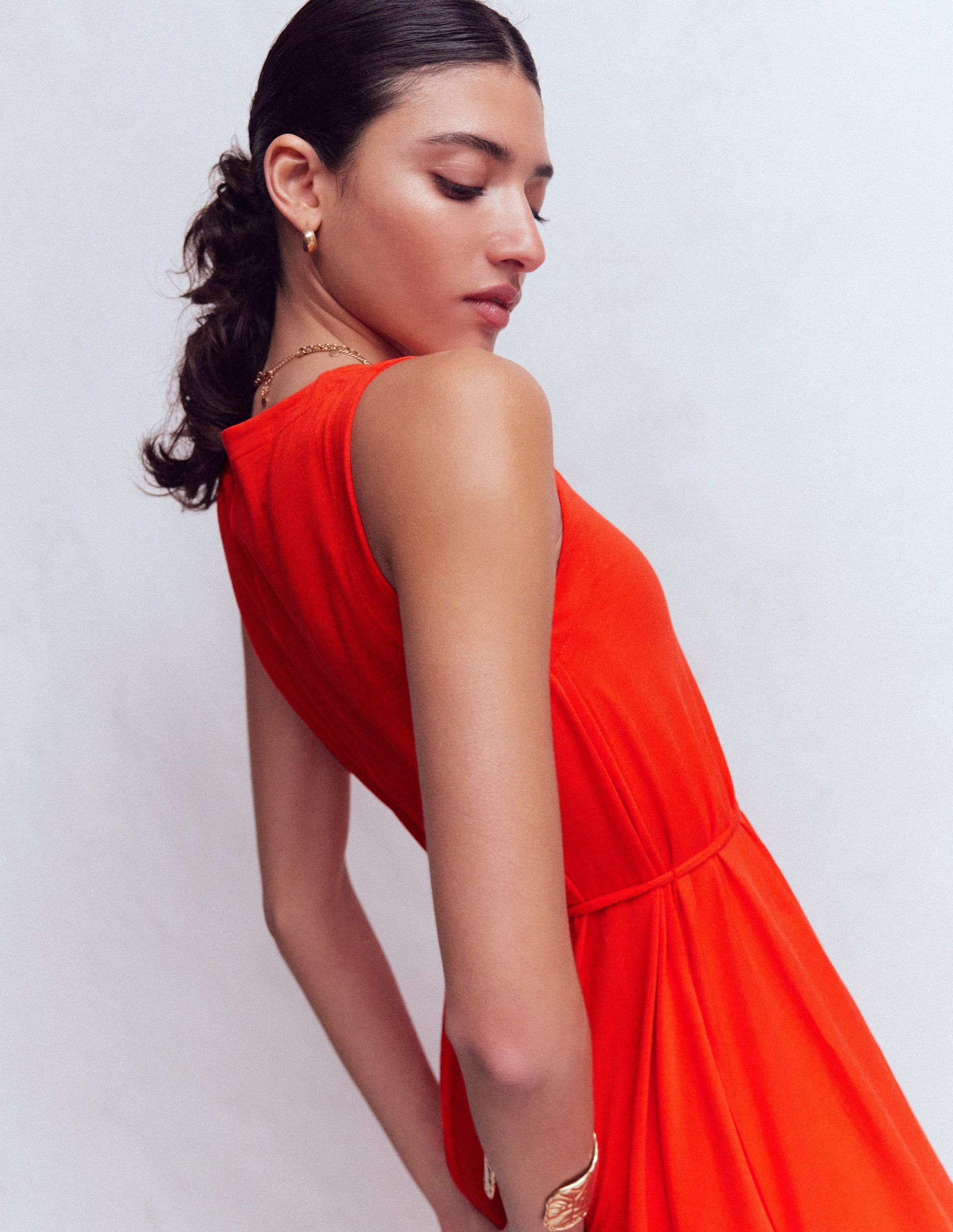 Mia V-neck Jersey Midi Dress-Firecracker Red