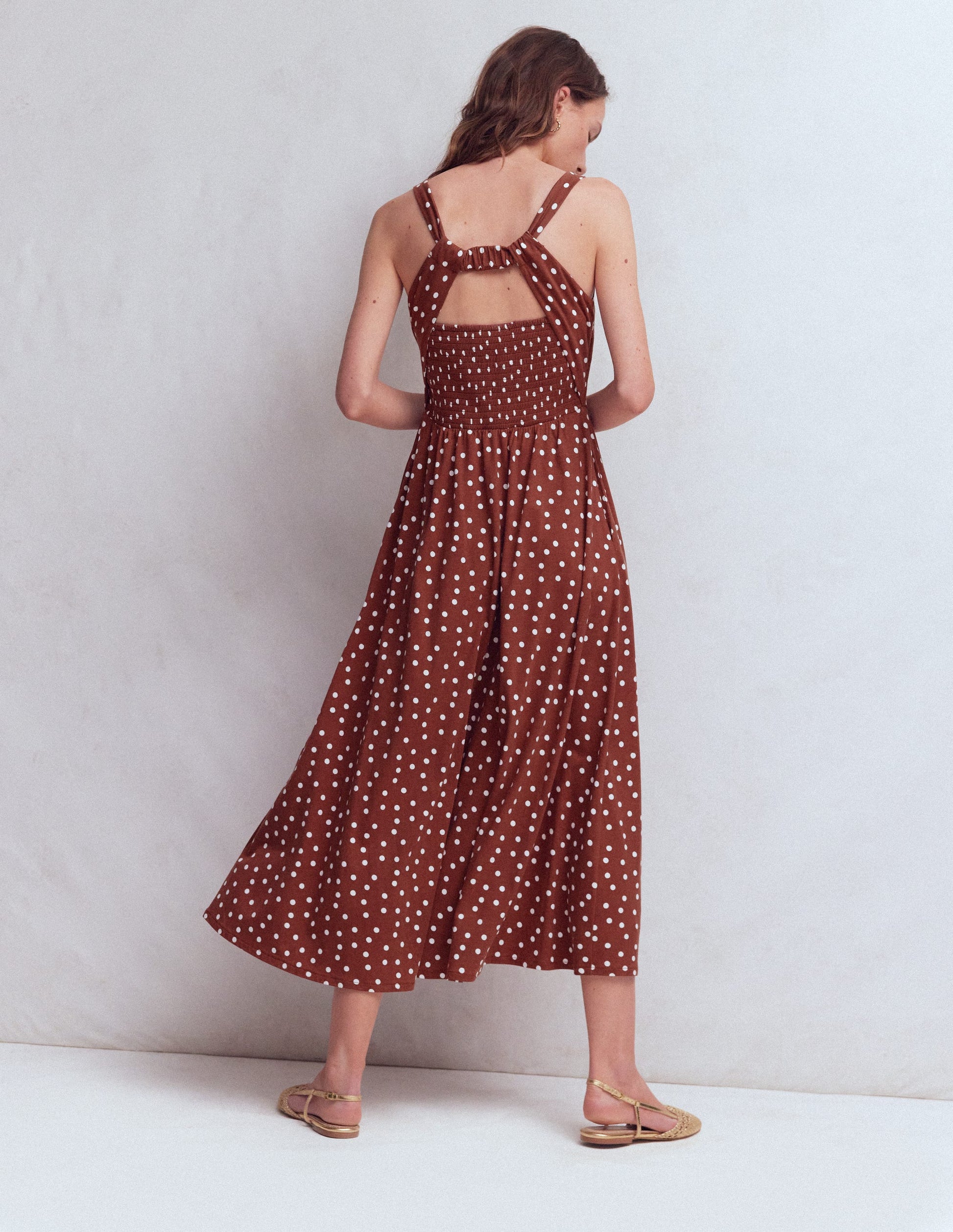 Boden Women's Saoirse Smocked Jersey Dress in Brown | Size 4 Boden Women's Saoirse Smocked Jersey Dress in Brown | Size 4