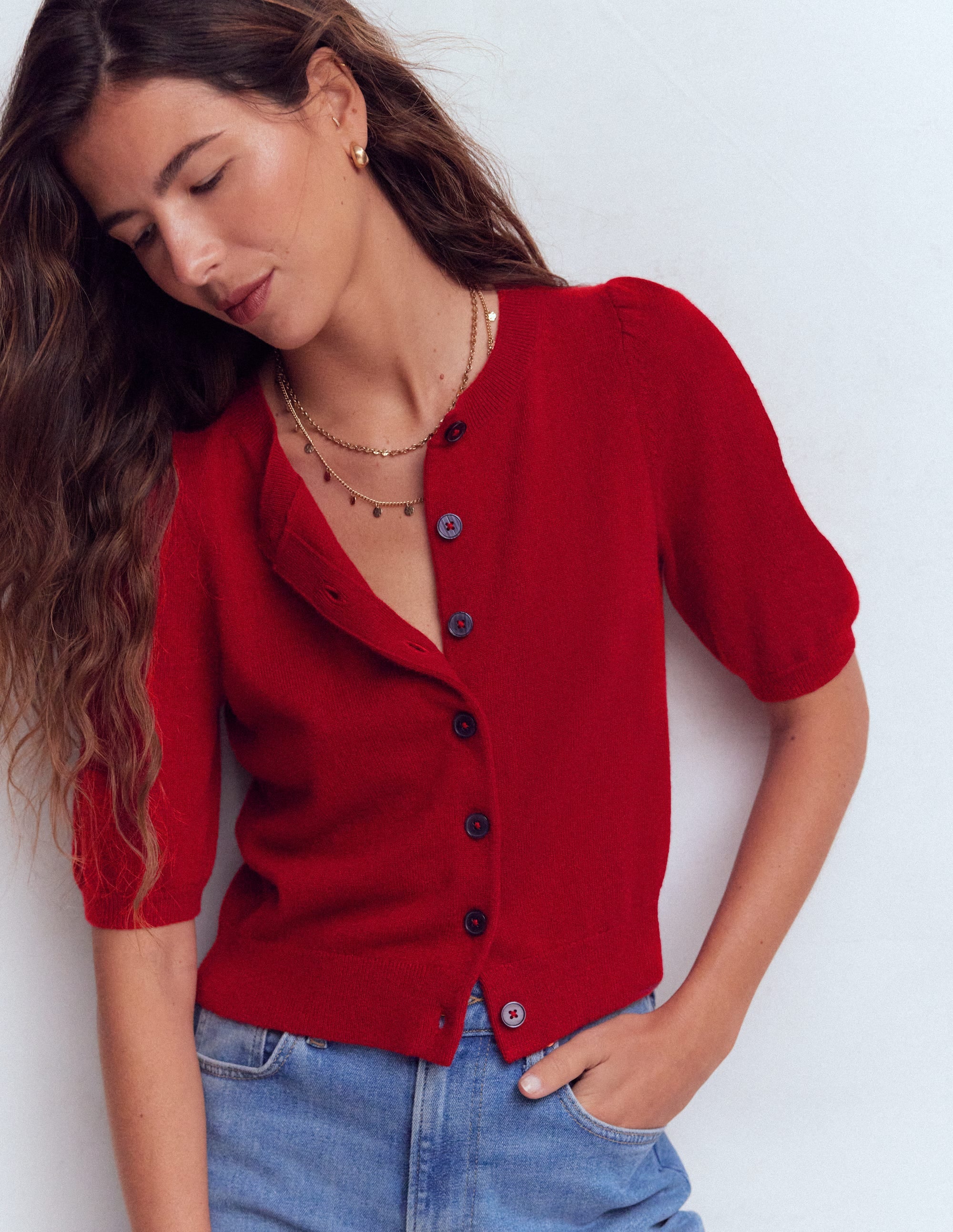 capricieux lemage Vパフカーディガン2021a/w (Red) Red Cropped Cardigan with Rosette Detail | kismet + sage