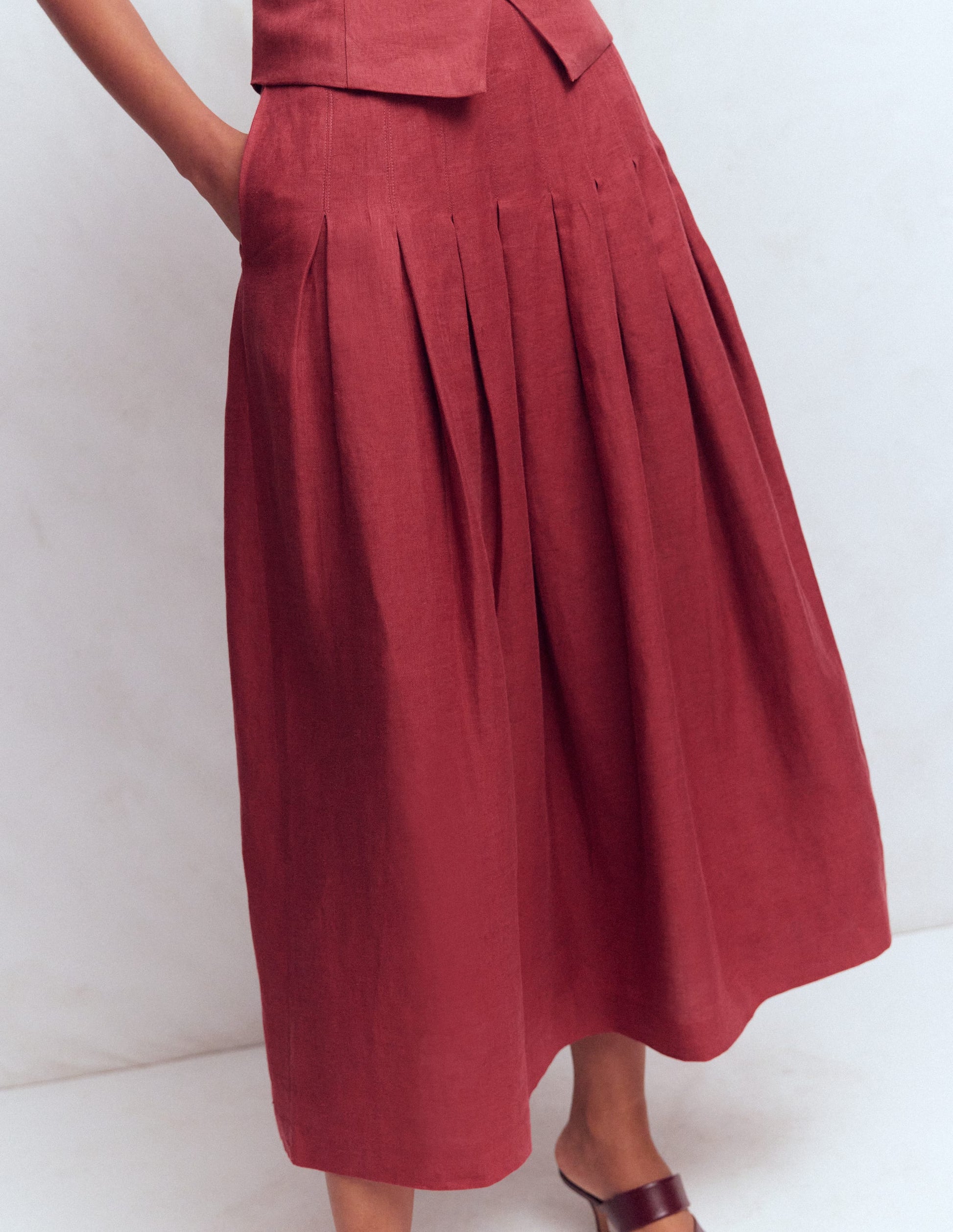 Valentina Linen Skirt-Red Pear-4