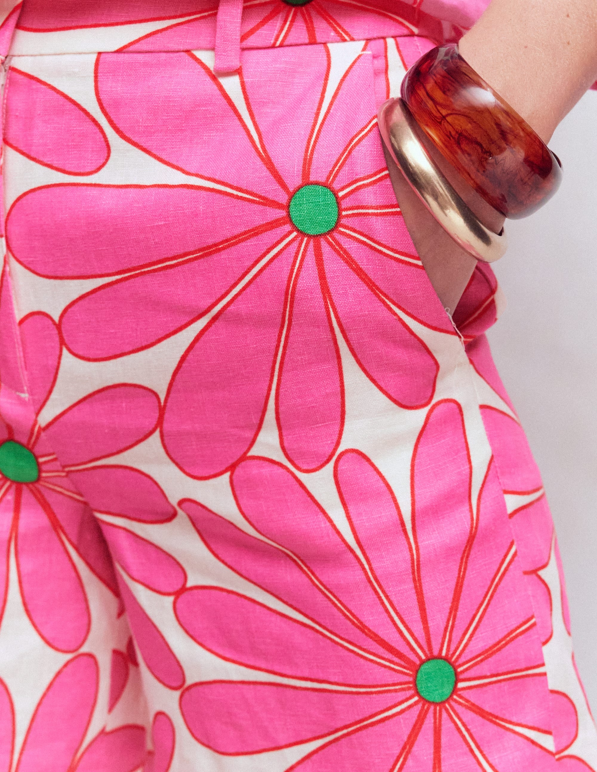Belgravia Linen Shorts-Pink, Daisy Blossom - Image 2
