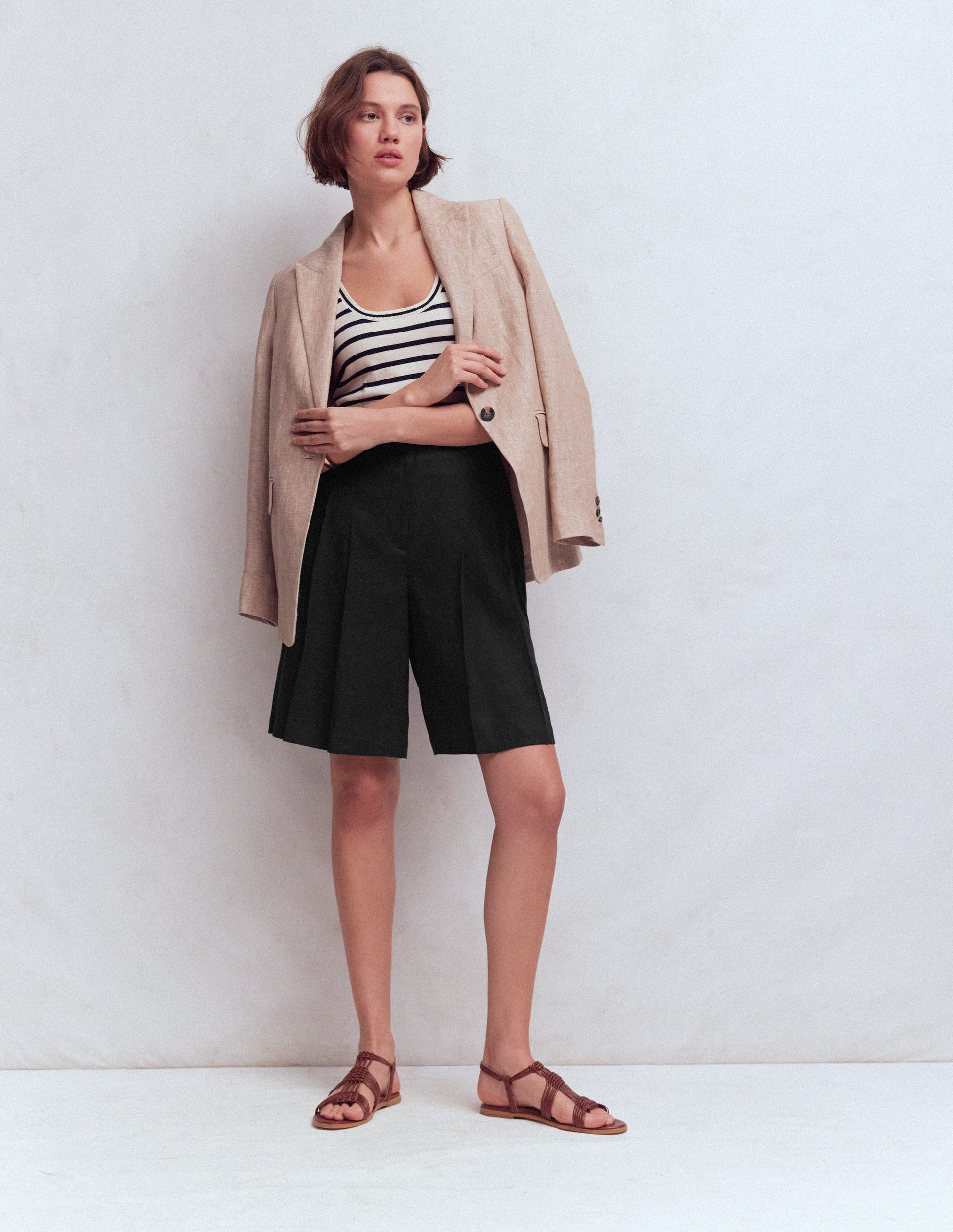 Highbury Pleated Linen Shorts-Black-4