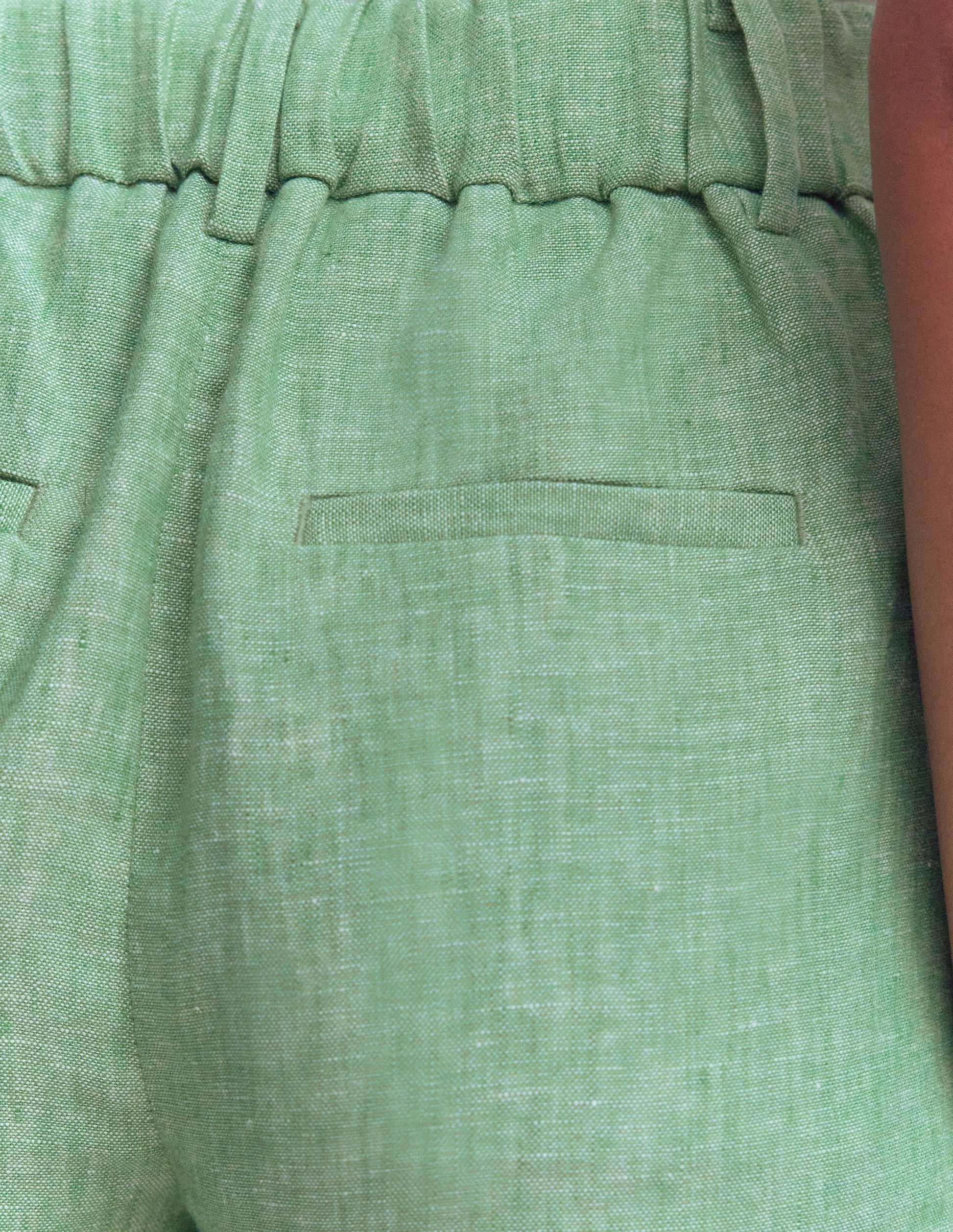 Kensington Linen Shorts-Aloe Green Chambray-5