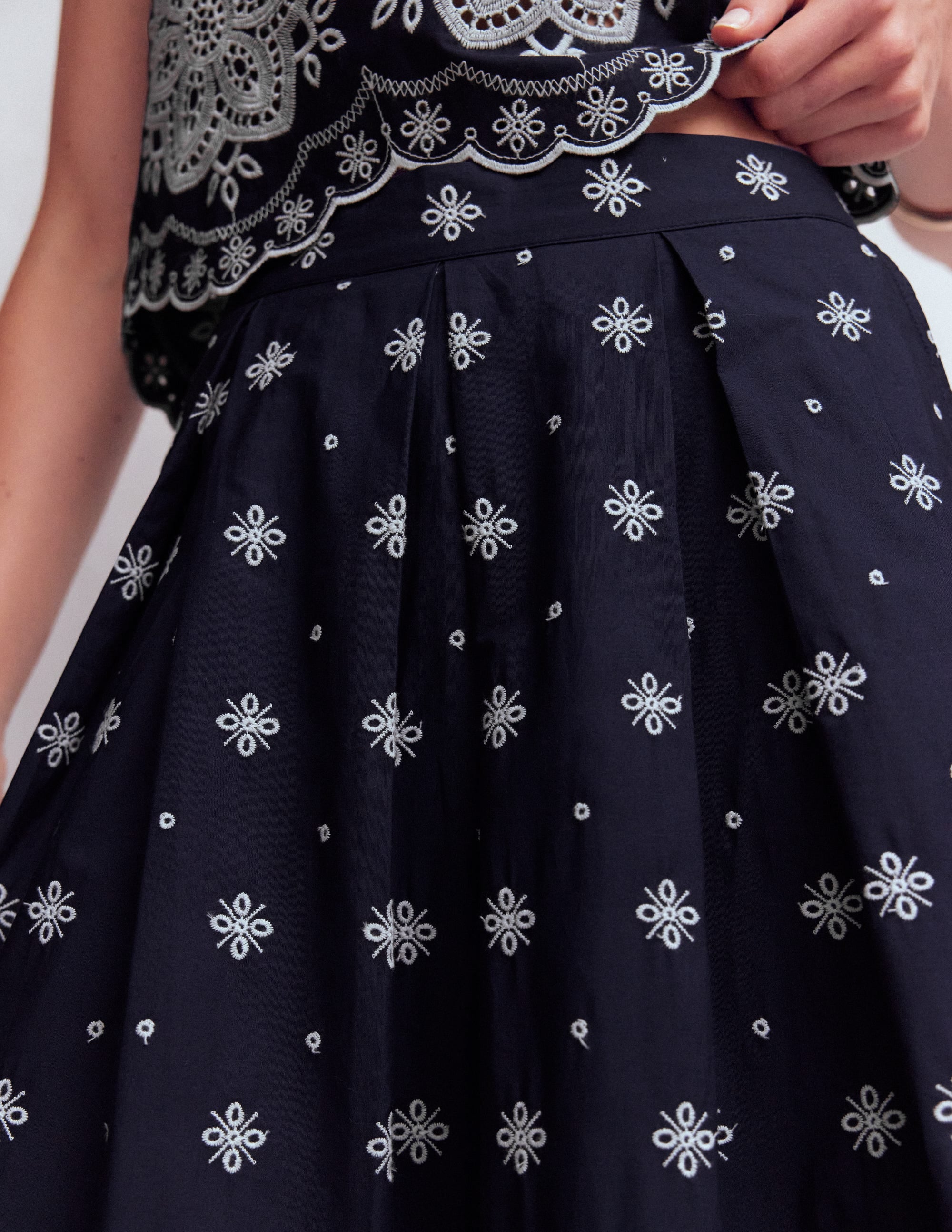 Verity Broderie Poplin Skirt - Navy | Boden USA