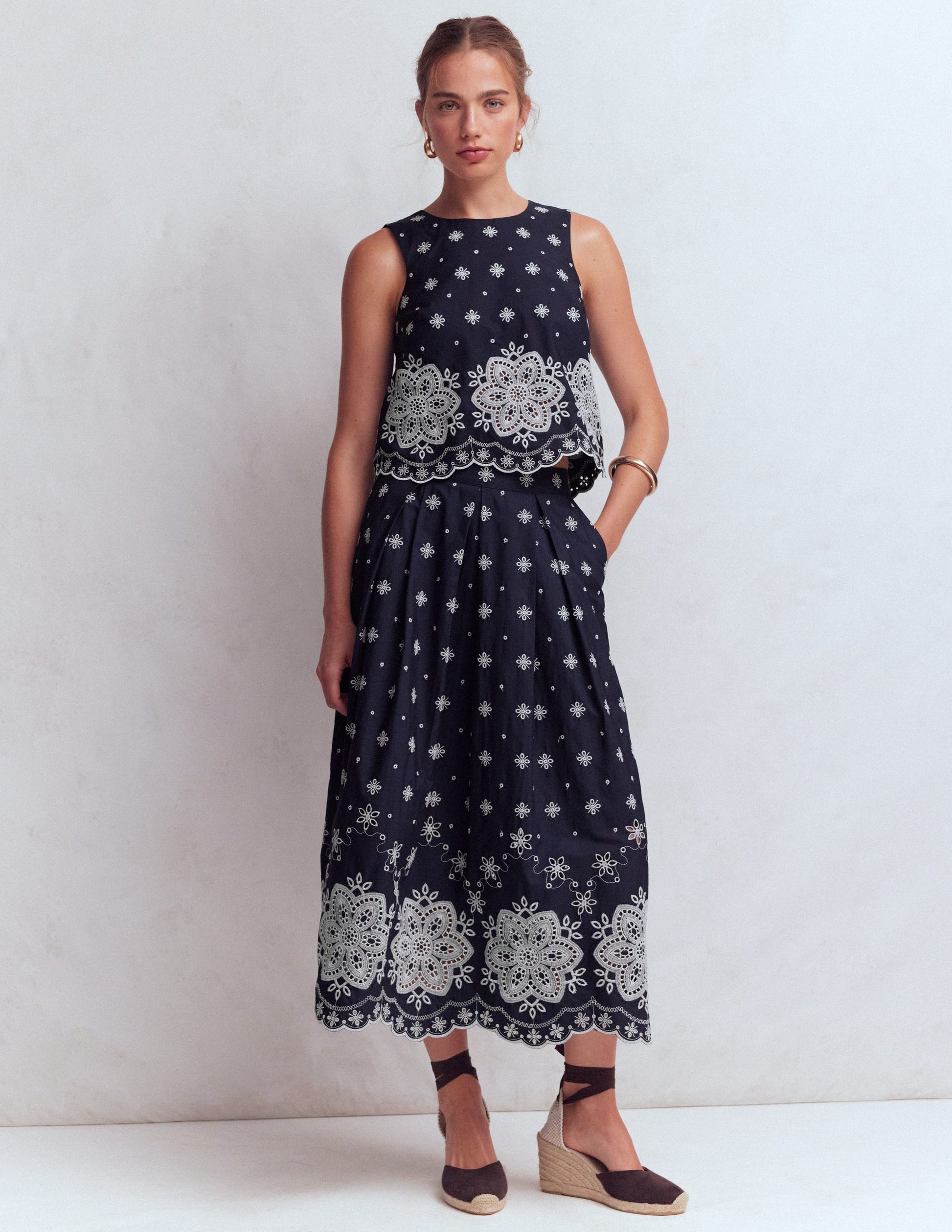 Verity Broderie Poplin Skirt-Navy, broderie-5