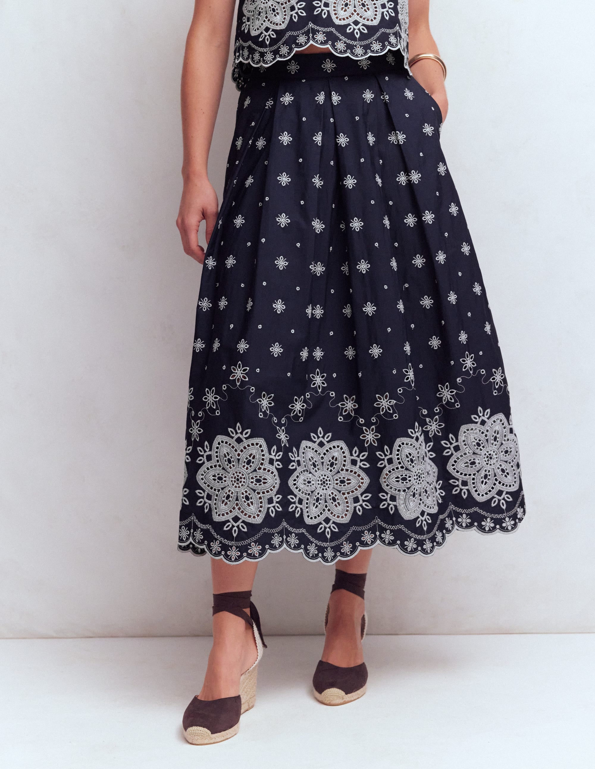 Verity Broderie Poplin Skirt - Navy | Boden USA