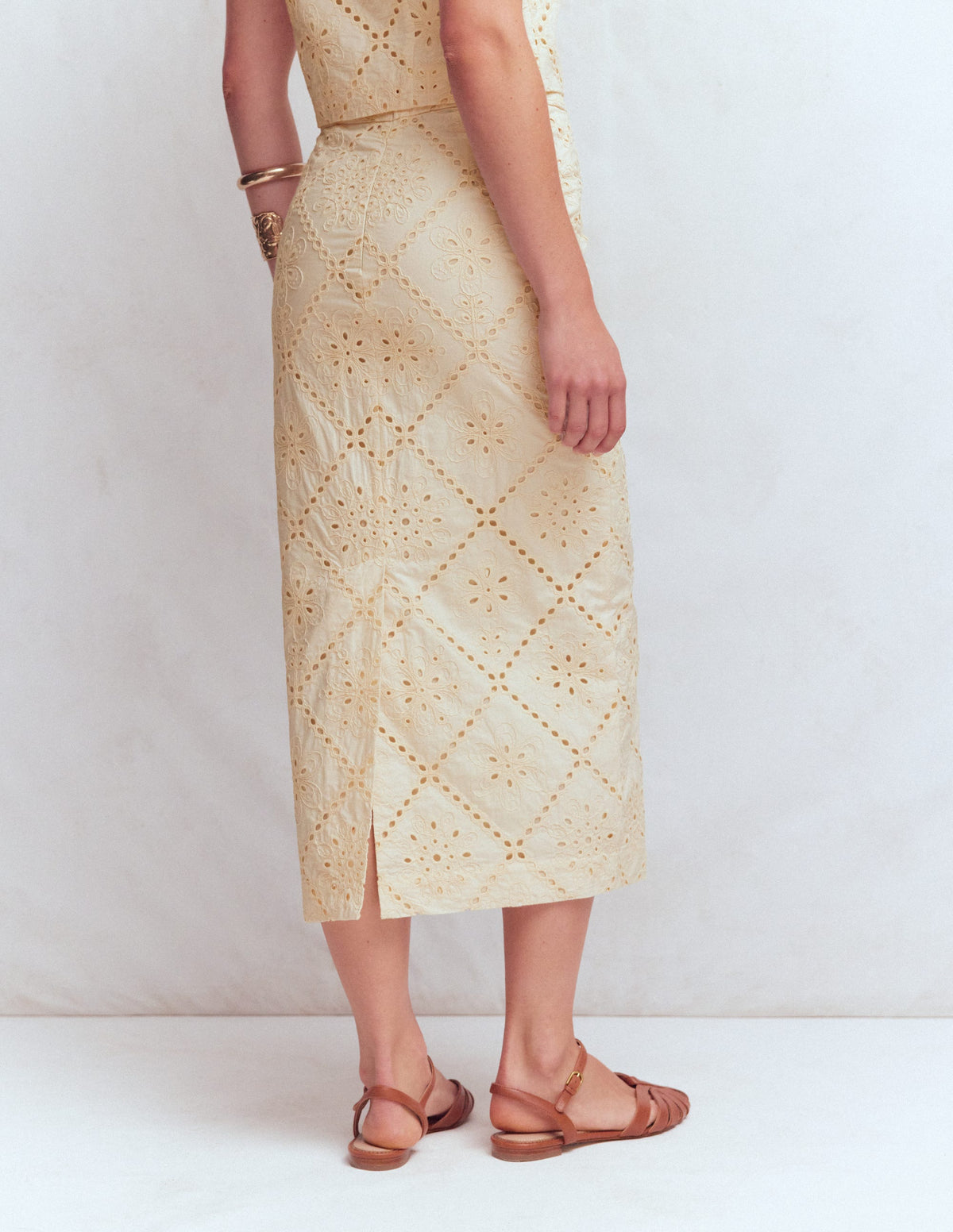 Textured Column Skirt-Ivory Broderie - Image 3