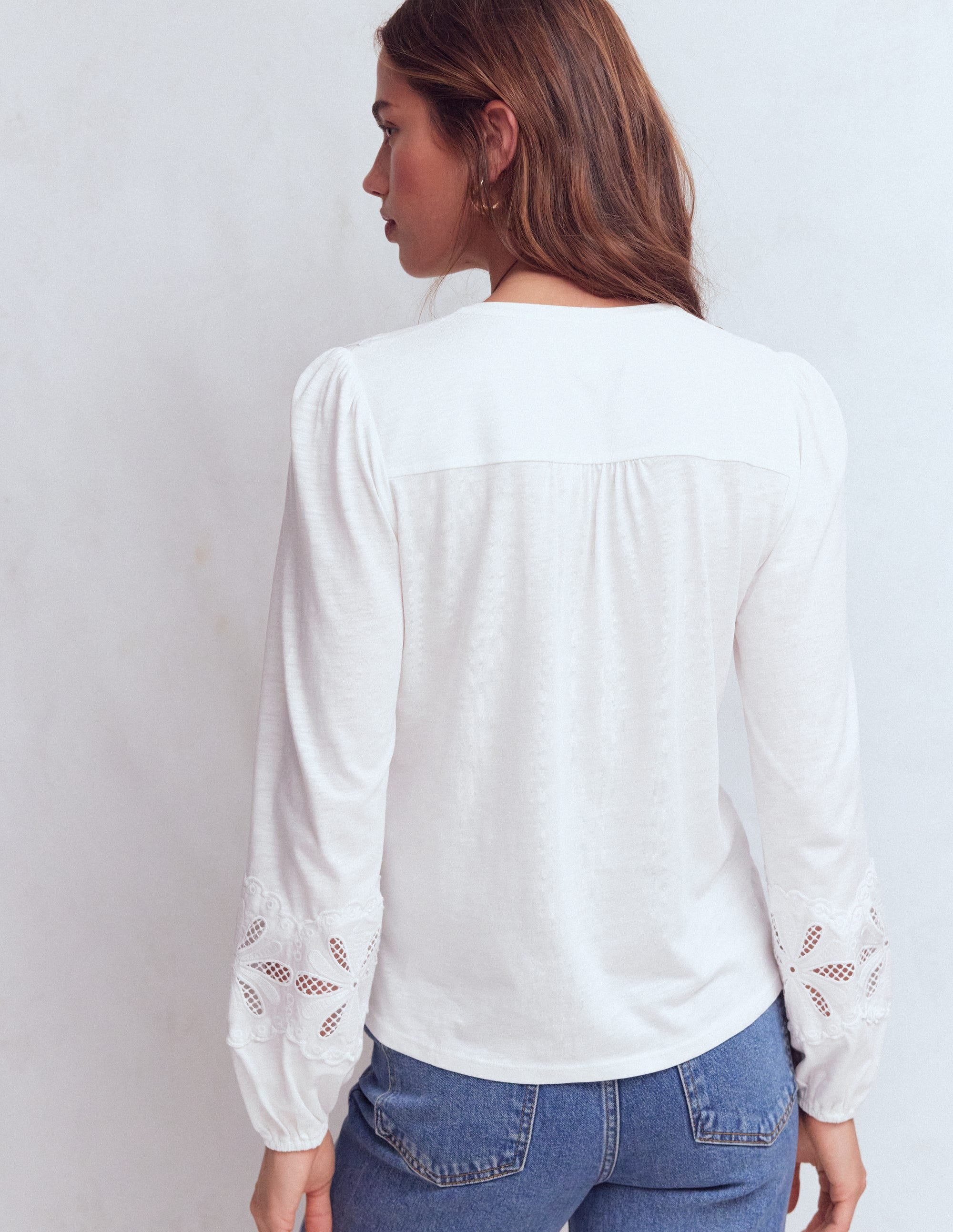 【極美品】 OHGA 25AW SCALLOP BLOUSE ホワイト Scallop Cutwork Top - White | Boden USA