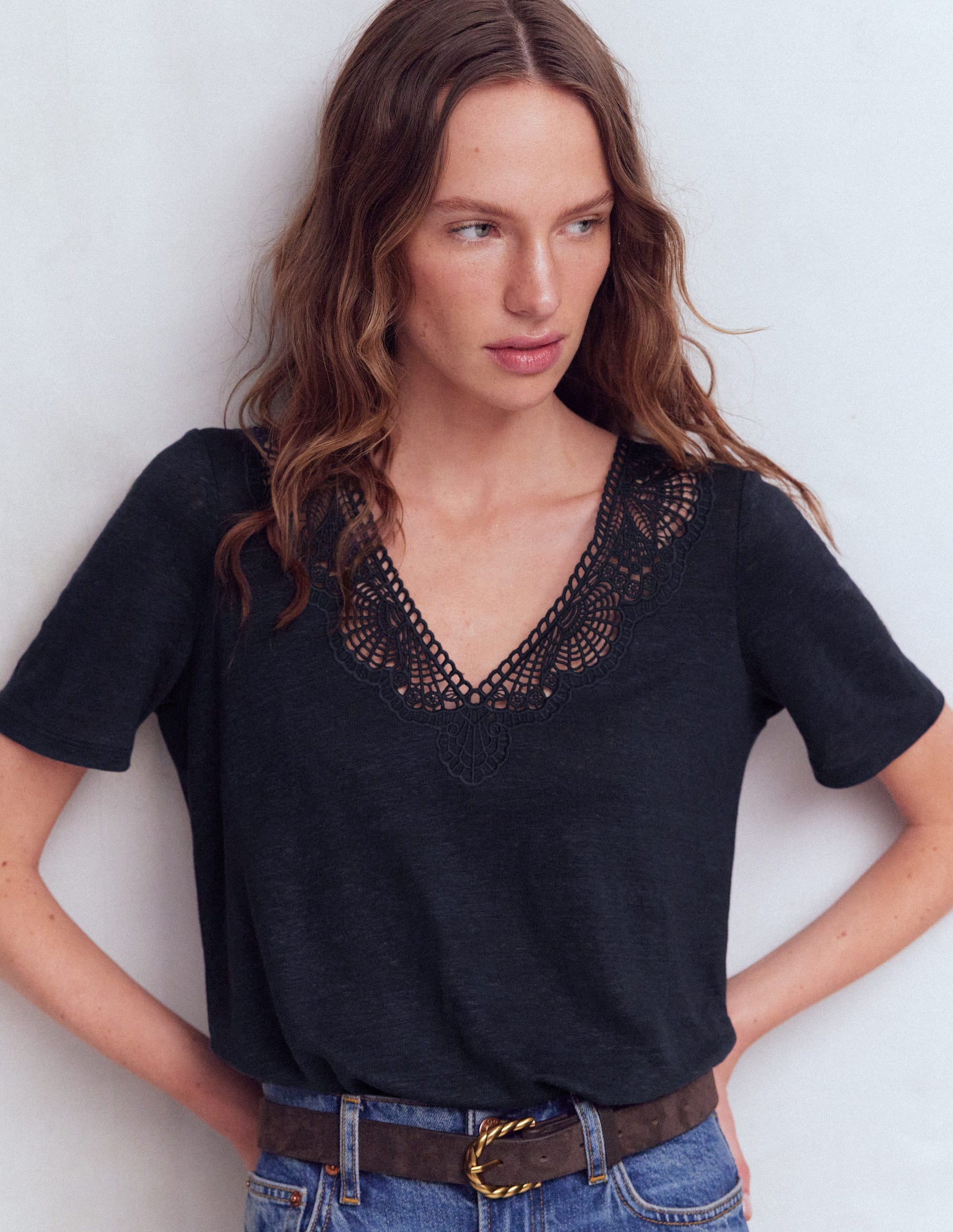 Tara Lace Trim Linen T-shirt-Navy Blazer-4