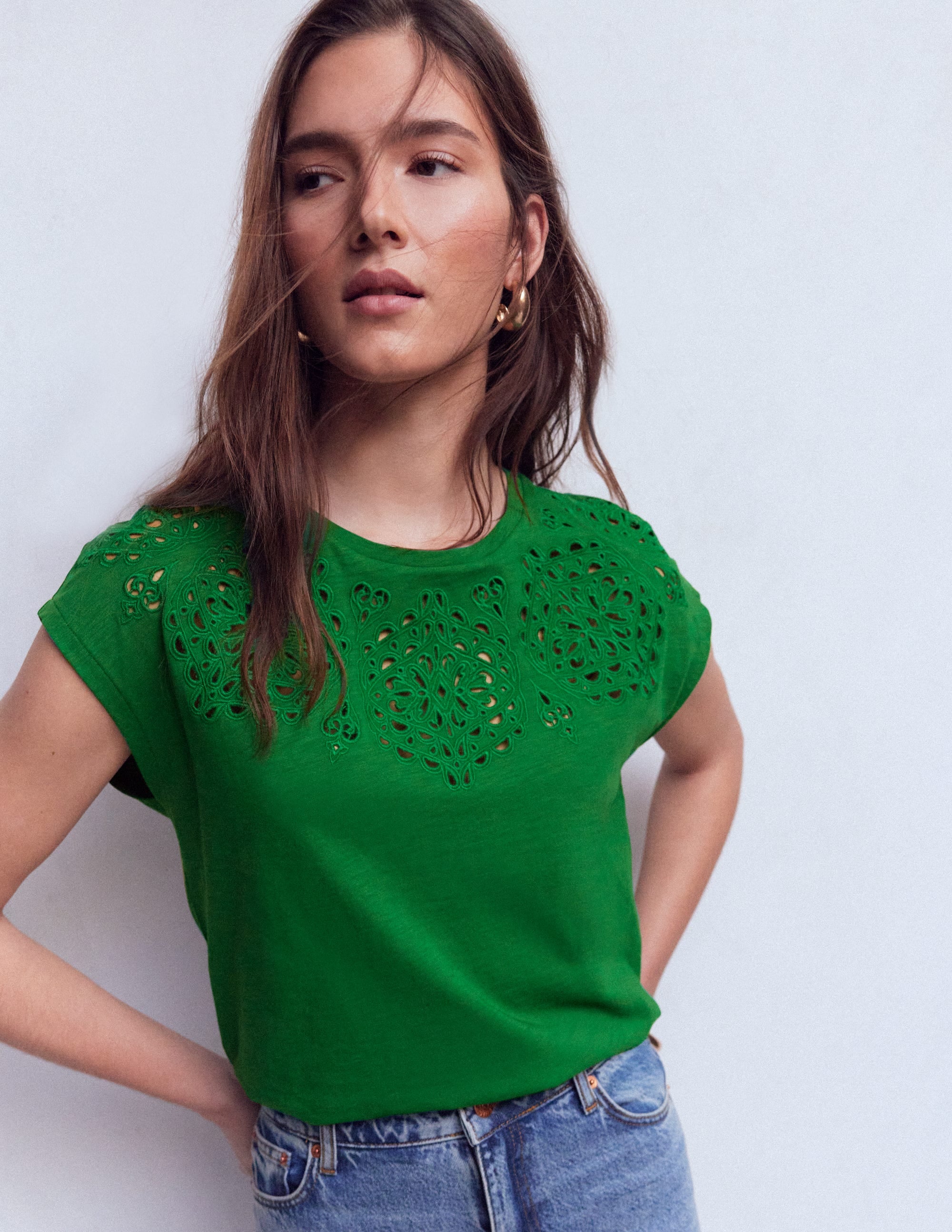 Willow Broderie T-shirt-Fresh Green - Image 4