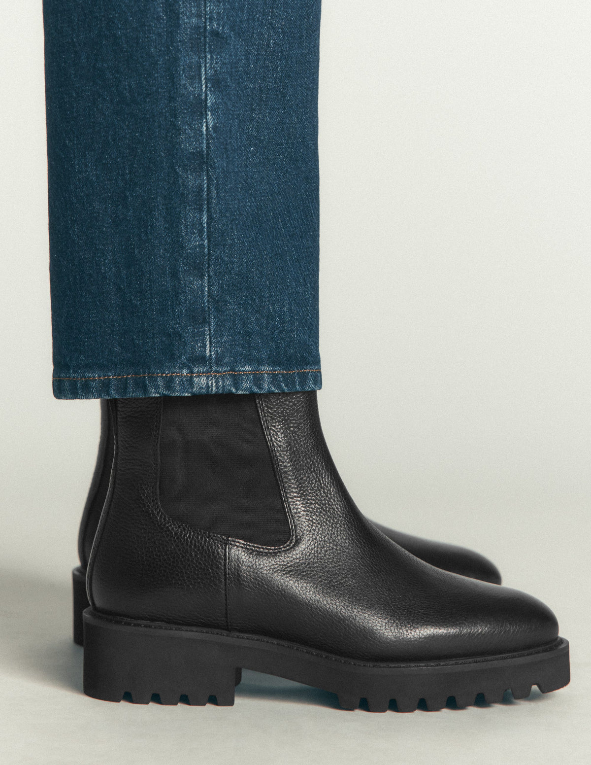 Jessie Chunky Chelsea Boots-Black-2