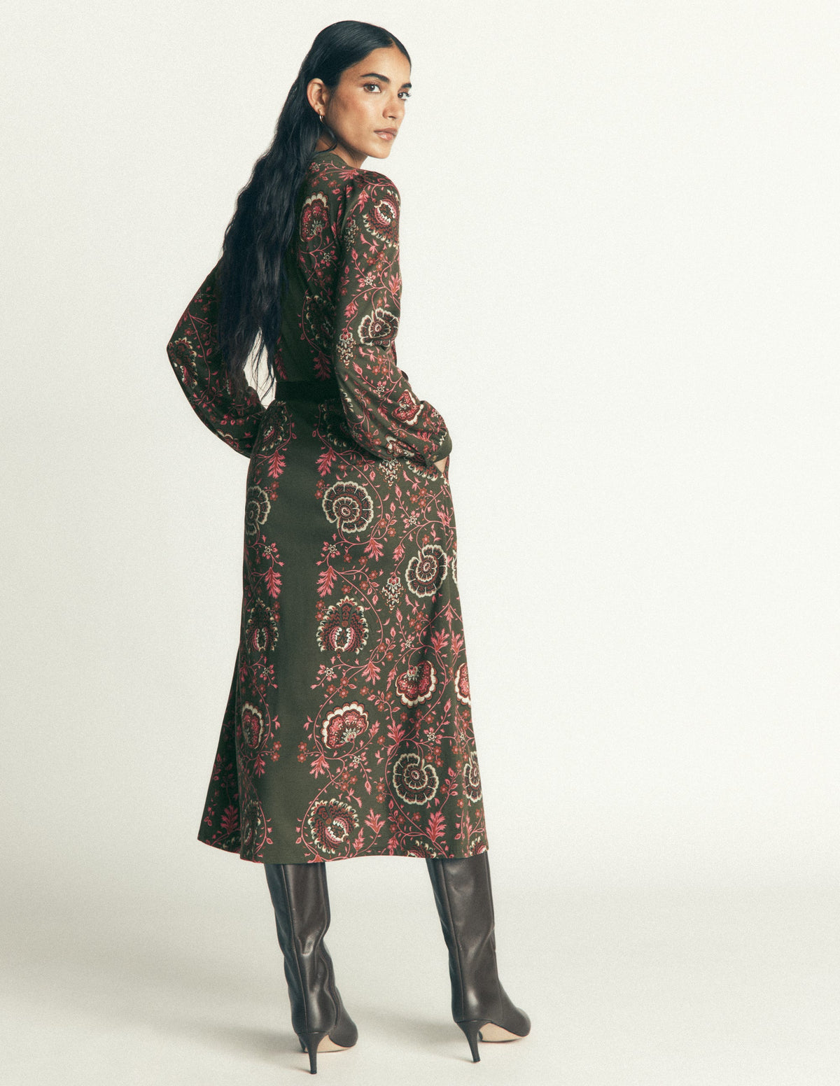 Juliet Jersey Midi Dress-Duffle Bag, Sprouting Vine - Image 3