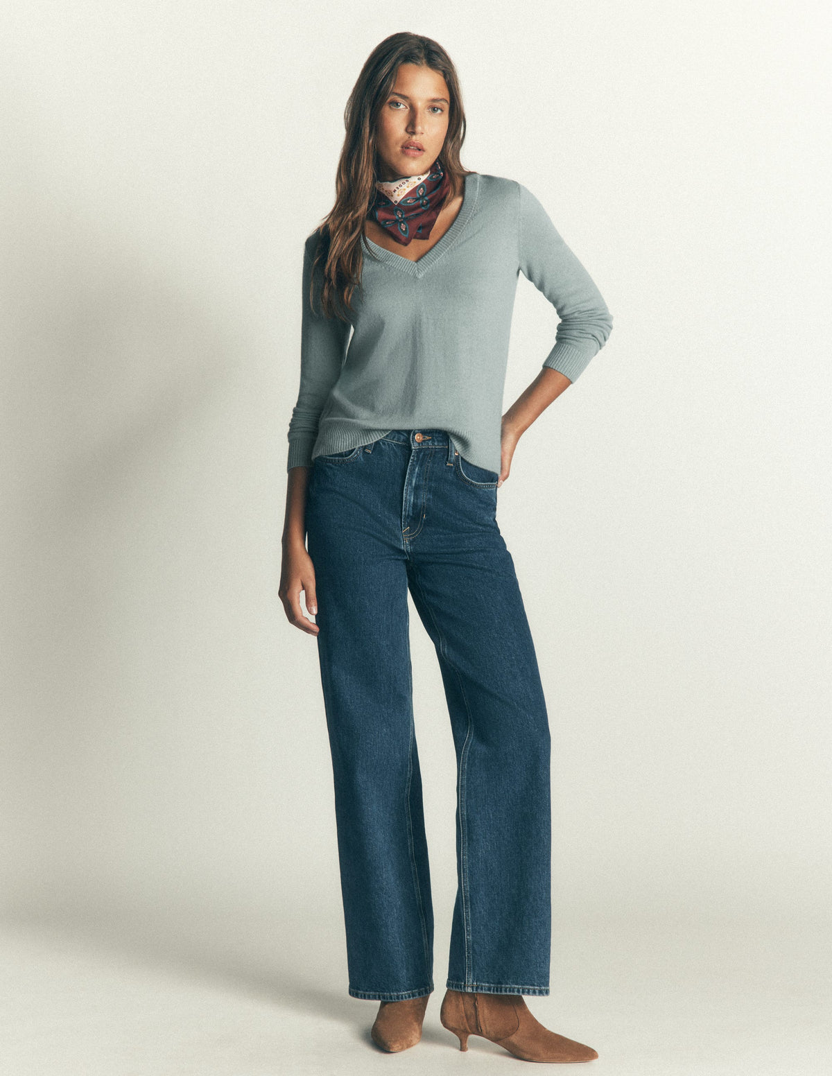 Elsie Cashmere V Neck Sweater-Clear Sky - Image 4