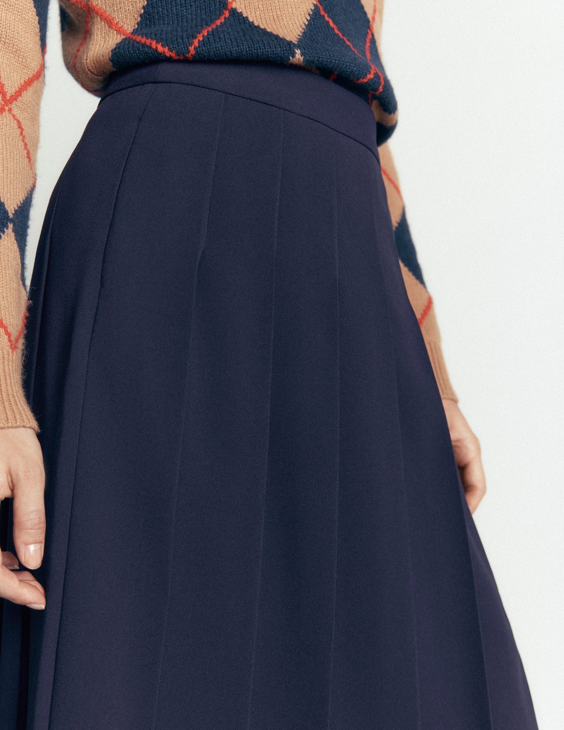 Pleat Side Split Midi Skirt-Navy-2