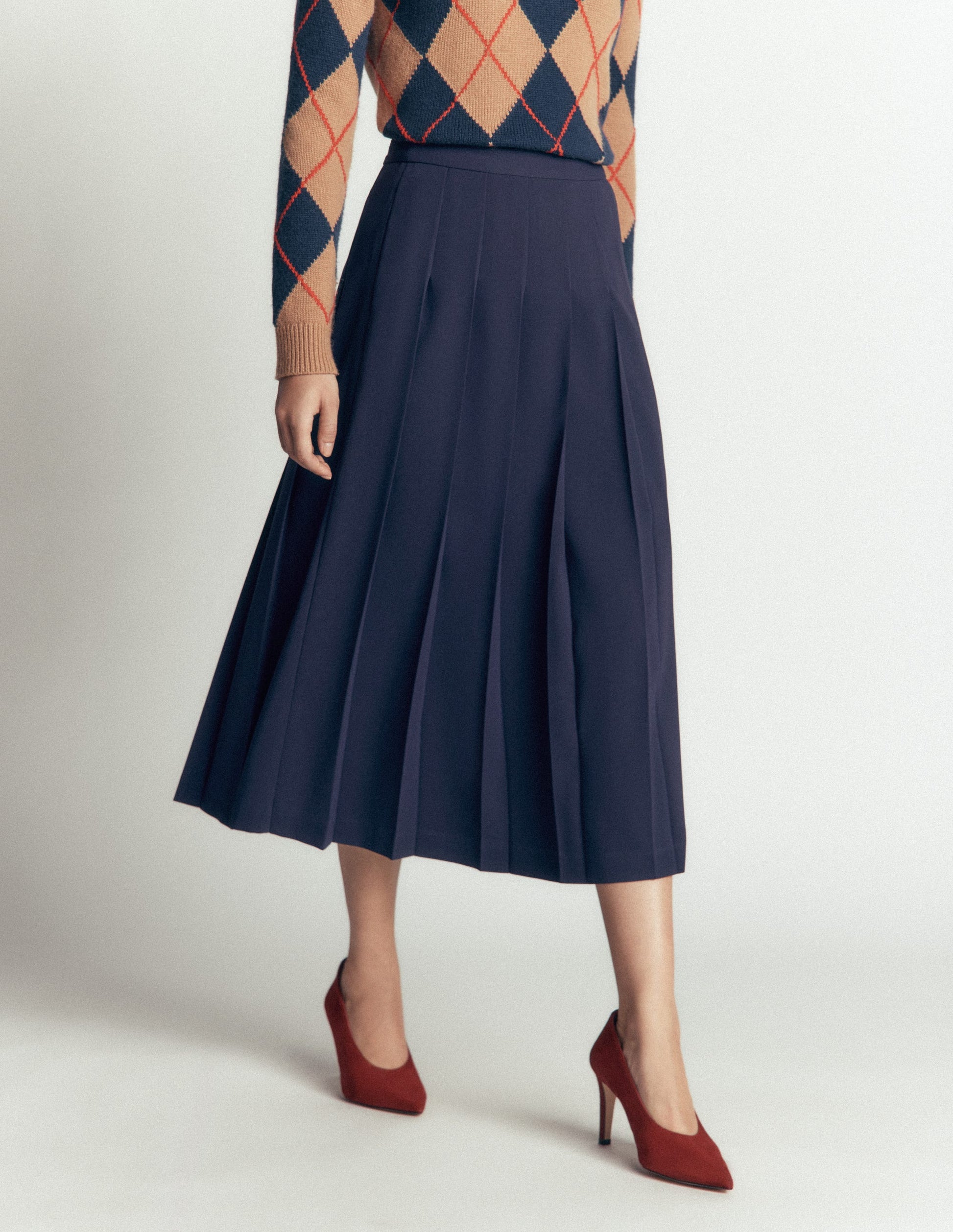 Pleat Side Split Midi Skirt-Navy-5