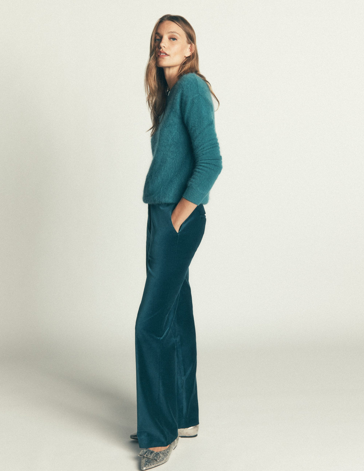 Fitzrovia Velvet Pants-Teal Ocean-4